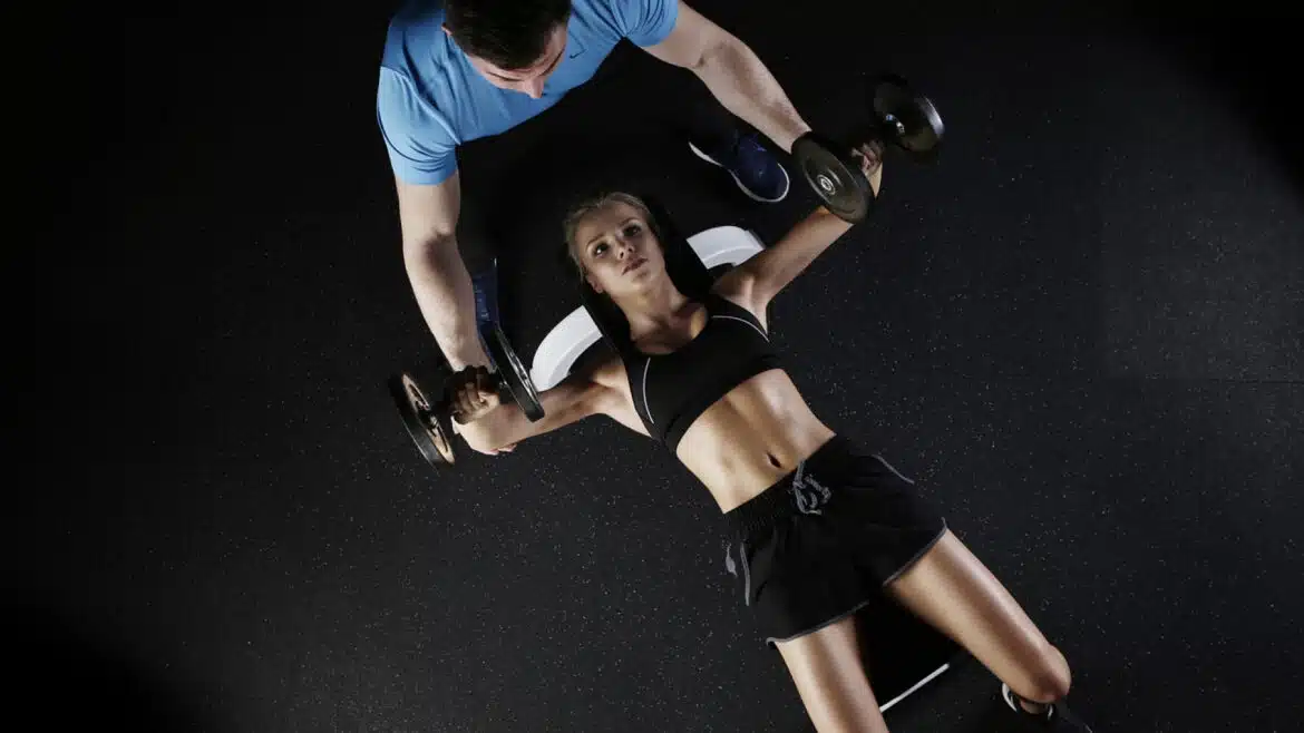 Faire du sport en salle pour atteindre ses objectifs : comment s'y prendre ?